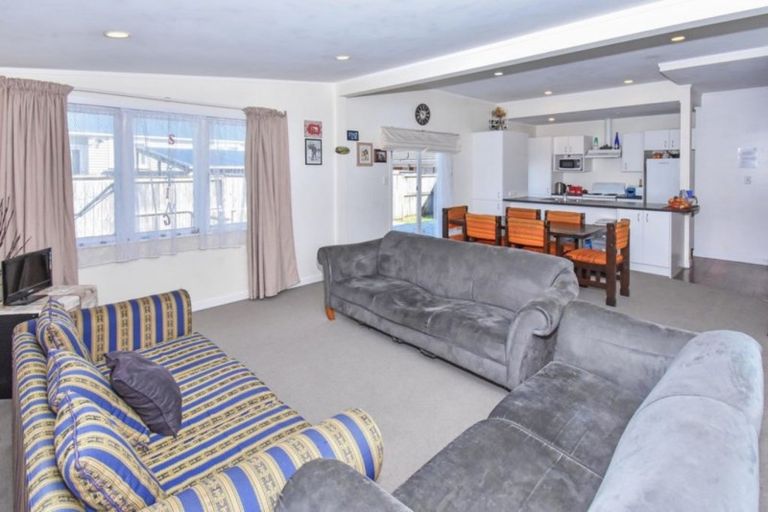 Photo of property in 10a Berkeley Road, Manurewa, Auckland, 2102