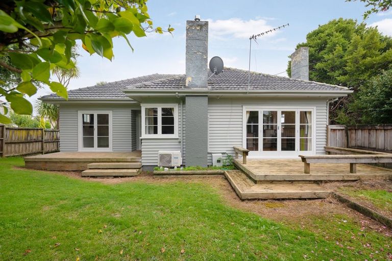 Photo of property in 36 Forest Lake Road, Forest Lake, Hamilton, 3200