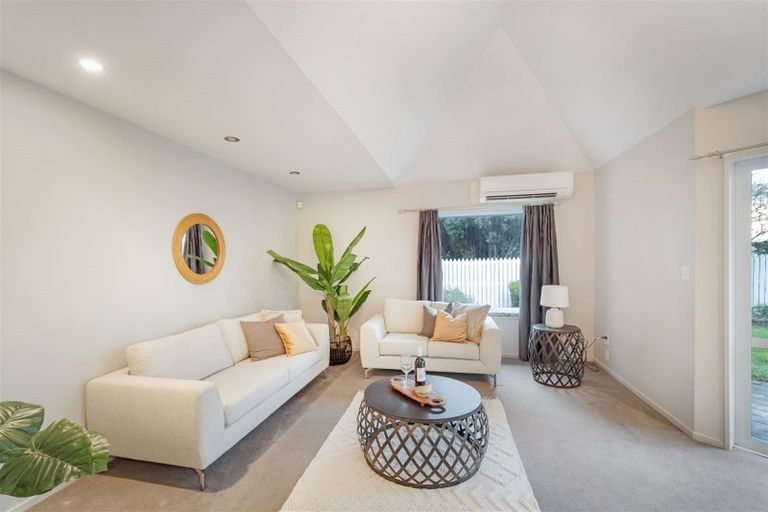 Photo of property in 5/37 Avonhead Road, Avonhead, Christchurch, 8042