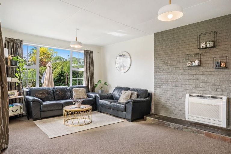 Photo of property in 22 Greenaway Road, Waikanae, 5036