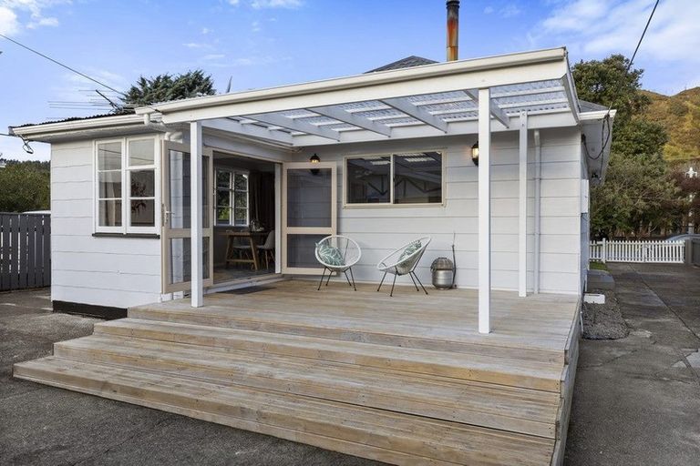 Photo of property in 1171 High Street, Taita, Lower Hutt, 5011