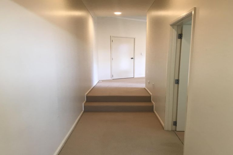 Photo of property in 8 Trimaran Drive, Gulf Harbour, Whangaparaoa, 0930