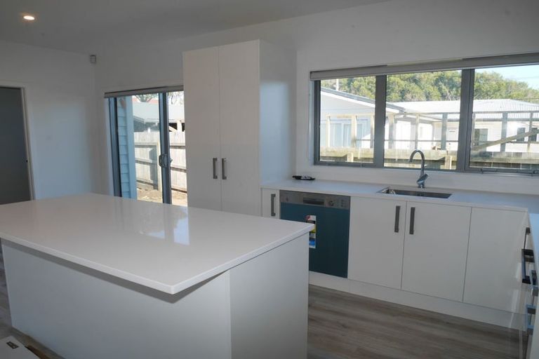 Photo of property in 5a Wairere Grove, Paraparaumu, 5032