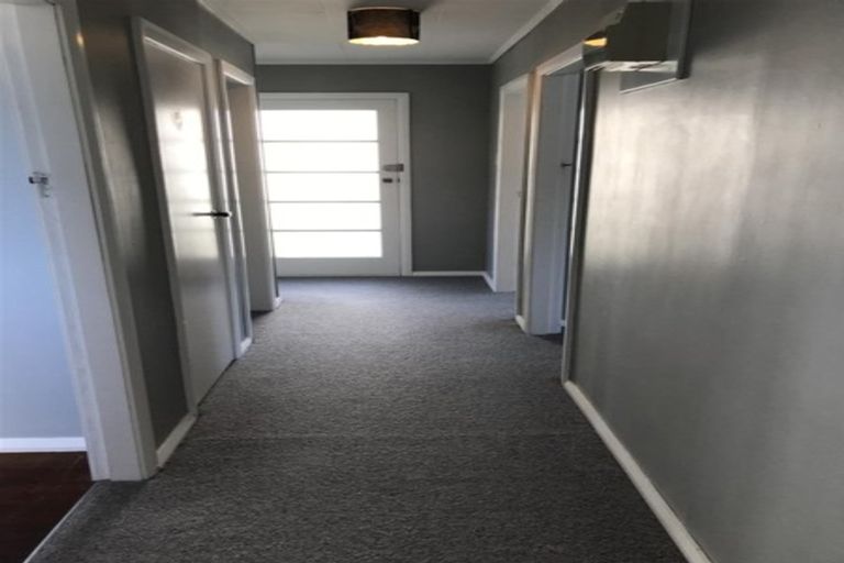 Photo of property in 9 Page Street, Stratford, 4332