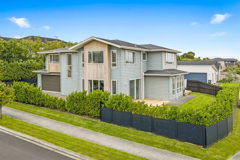 Photo of property in 2 Boocock Crescent, Orewa, 0931