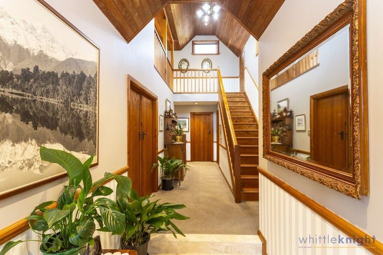 Photo of property in 374 Sawyers Arms Road, Harewood, Christchurch, 8051