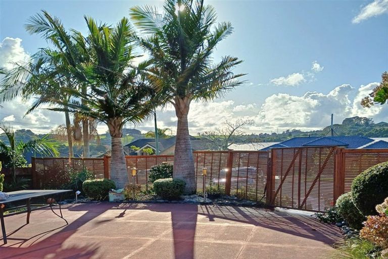 Photo of property in 41 Mt Lebanon Crescent, The Gardens, Auckland, 2105