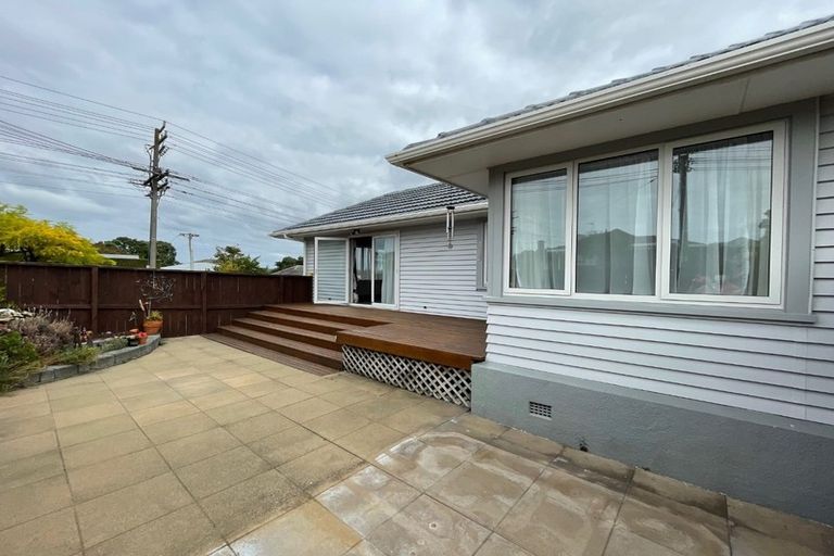 Photo of property in 41 Flanshaw Road, Te Atatu South, Auckland, 0610