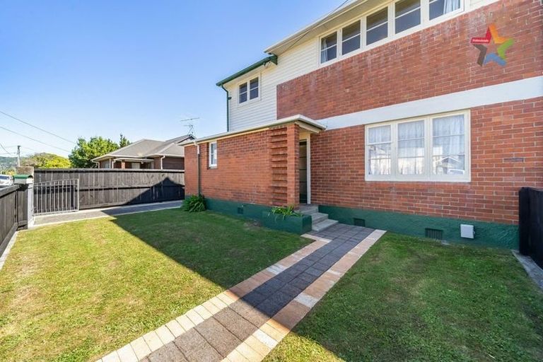 Photo of property in 213 Knights Road, Hutt Central, Lower Hutt, 5011
