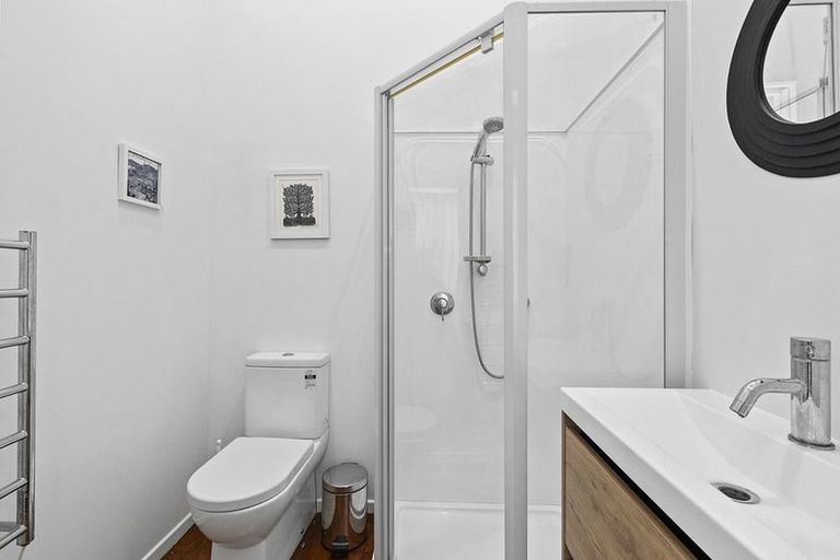 Photo of property in 17 Myrtle Crescent, Mount Cook, Wellington, 6021