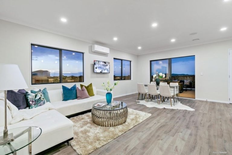 Photo of property in 60 Lime Hill Rise, Flat Bush, Auckland, 2019