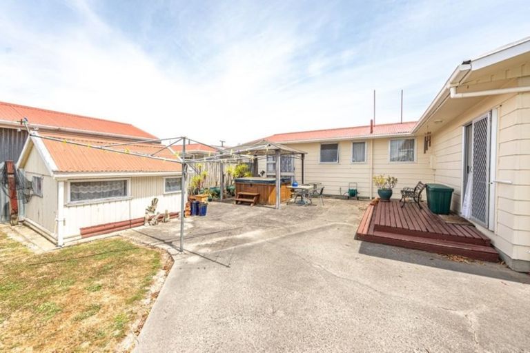 Photo of property in 25 Alexandra Street, Marton, 4710