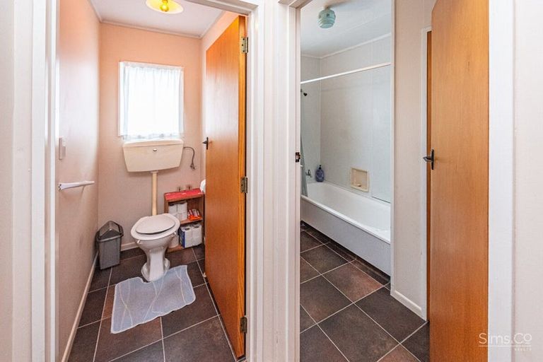 Photo of property in 5 Avon Place, Springvale, Whanganui, 4501