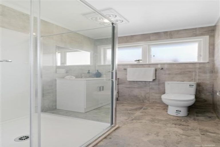 Photo of property in 3/29 Titirangi Road, New Lynn, Auckland, 0600