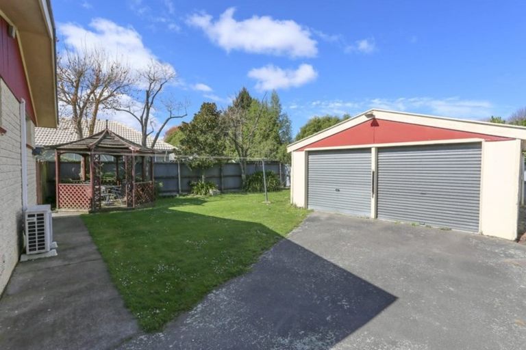 Photo of property in 53 Martbern Crescent, Bishopdale, Christchurch, 8053