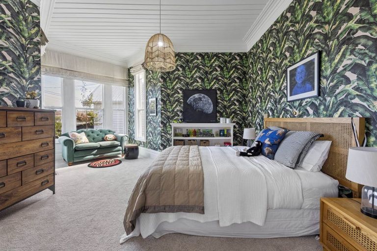 Photo of property in 329 Mangorei Road, Merrilands, New Plymouth, 4312