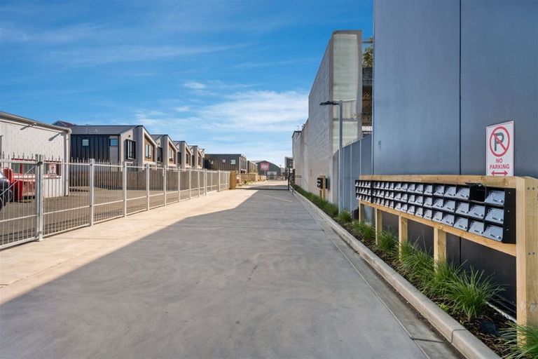 Photo of property in 5/325 Lincoln Road, Addington, Christchurch, 8024