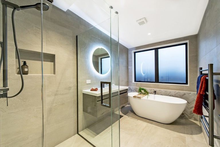 Photo of property in 31 Irvines Track, Halswell, Christchurch, 8025