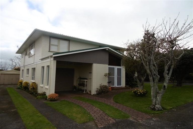 Photo of property in 5 Price Street, Westown, New Plymouth, 4310