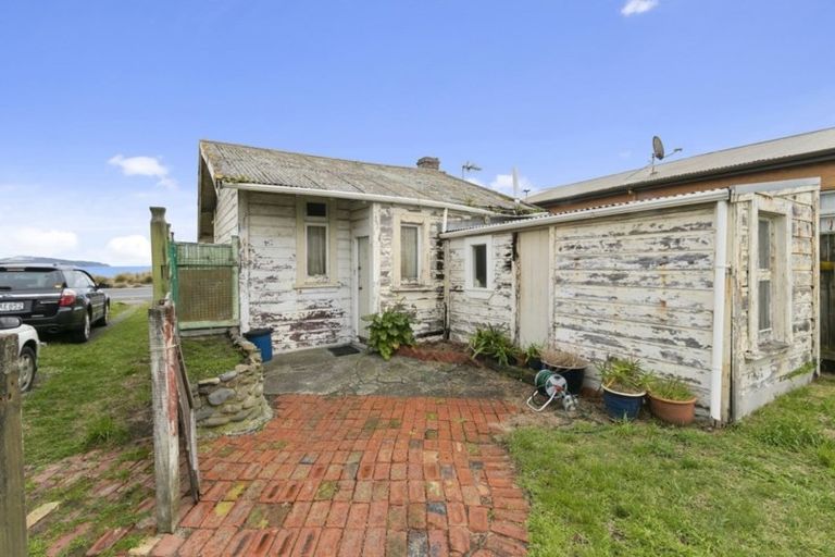 Photo of property in 219 The Esplanade, Petone, Lower Hutt, 5012