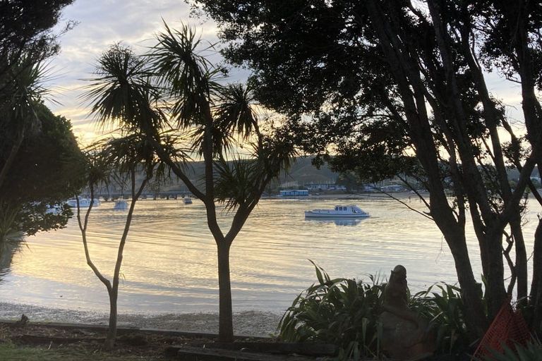 Photo of property in 55 Paremata Road, Paremata, Porirua, 5024