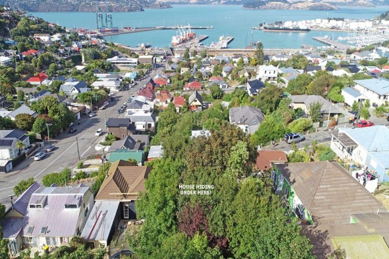 Photo of property in 16 Ripon Street, Lyttelton, 8082