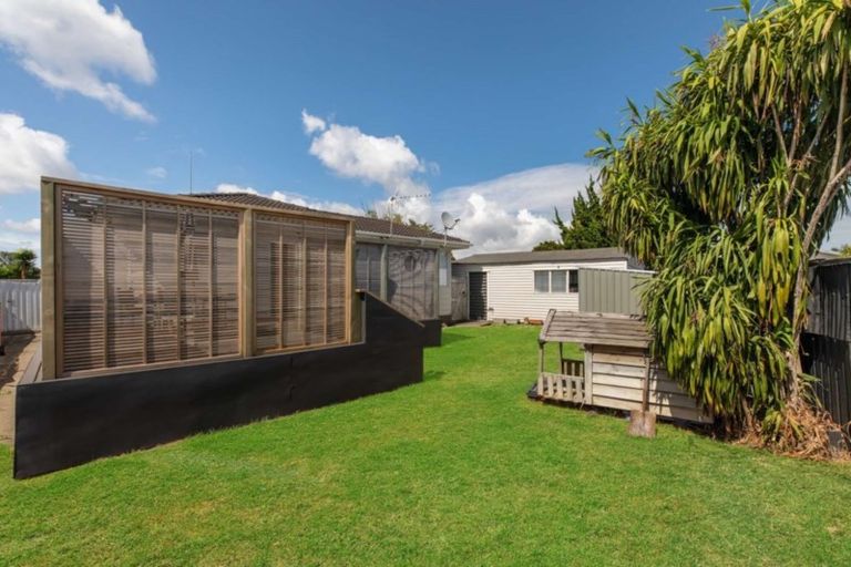 Photo of property in 44 Sunlands Drive, Manurewa, Auckland, 2102