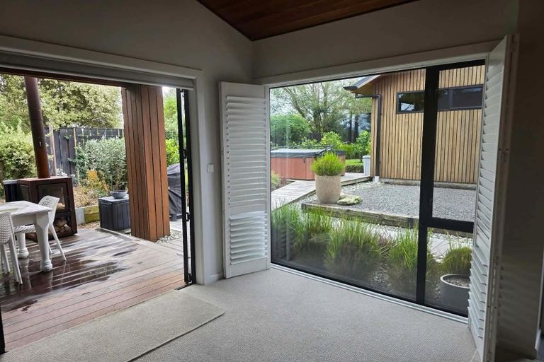 Photo of property in 64 Nilgiri Road, Poraiti, Napier, 4182