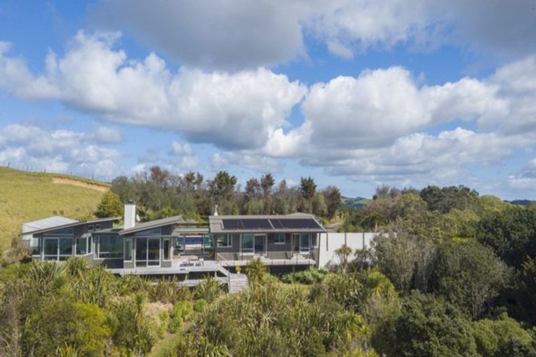 Photo of property in 917 Pakiri Block Road, Tomarata, Wellsford, 0974