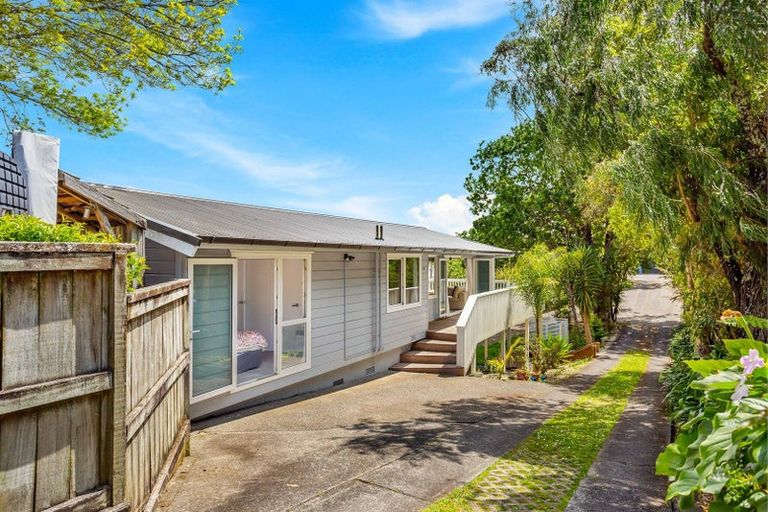 Photo of property in 1/6a Sunnynook Road, Sunnynook, Auckland, 0620