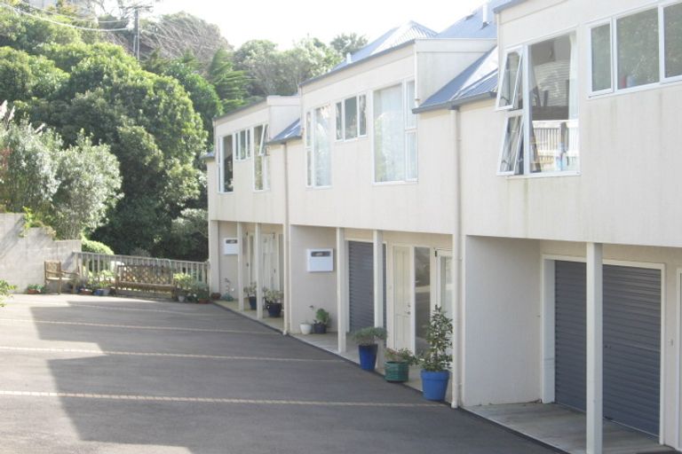 Photo of property in 35 Espin Crescent, Karori, Wellington, 6012