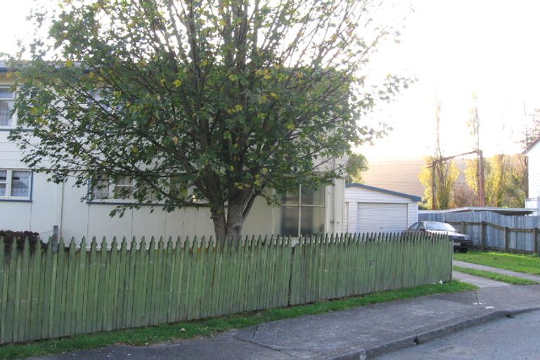 Photo of property in 25 Eldon Grove, Taita, Lower Hutt, 5019