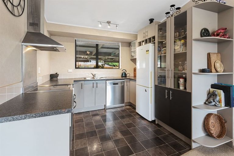 Photo of property in 34 View Road, Hikurangi, 0114