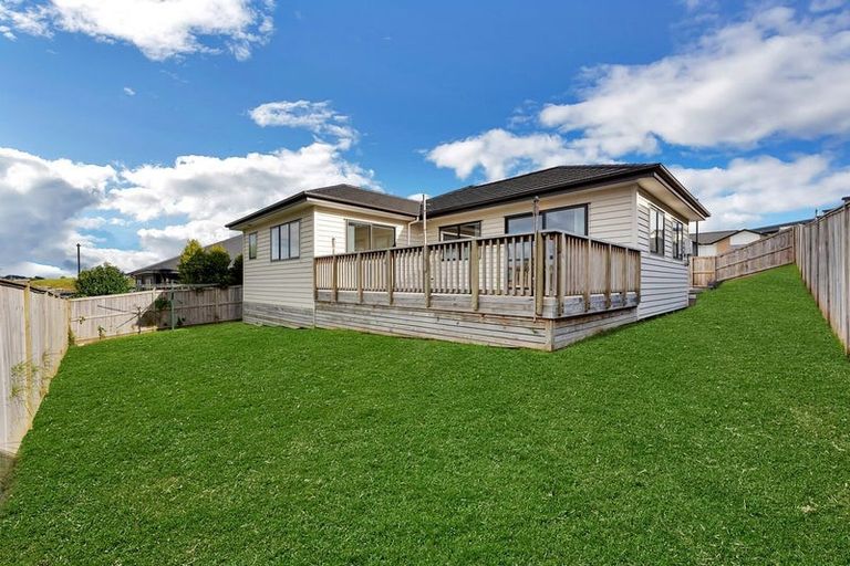 Photo of property in 2 Bellenden Crescent, Pokeno, 2402