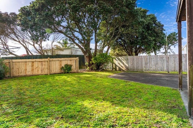 Photo of property in 17 Moki Place, Ruakaka, 0116