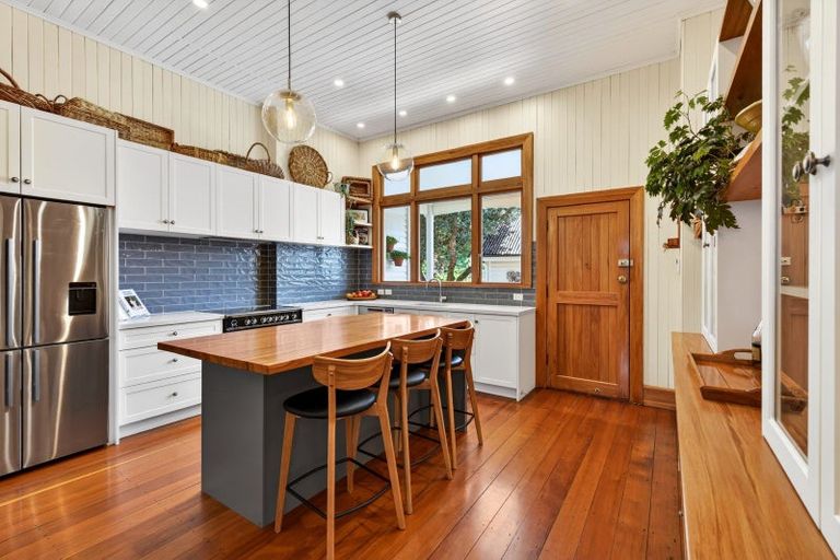 Photo of property in 503 King Street South, Hastings, 4122