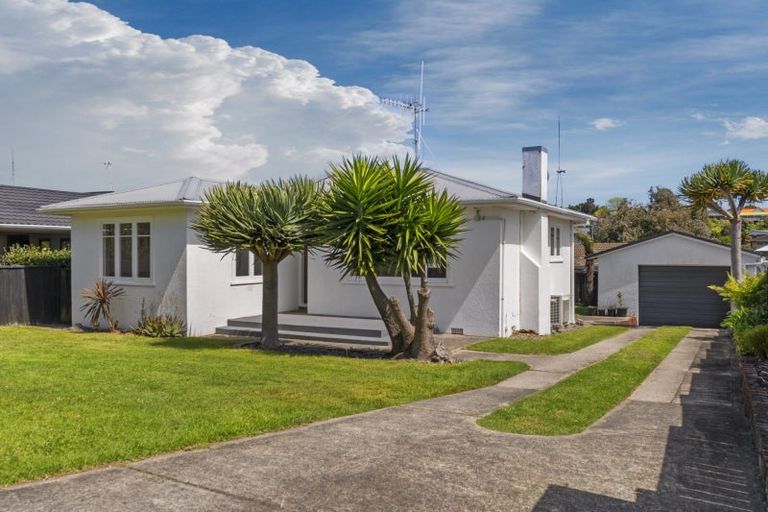 Photo of property in 11 Goods Road, Otumoetai, Tauranga, 3110
