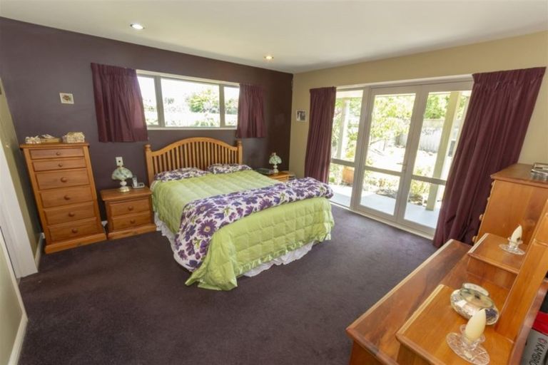 Photo of property in 13 Calvandra Grove, Rangiora, 7400