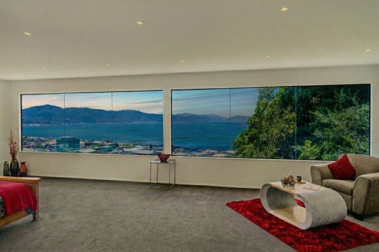 Photo of property in 18 Korokoro Road, Korokoro, Lower Hutt, 5012