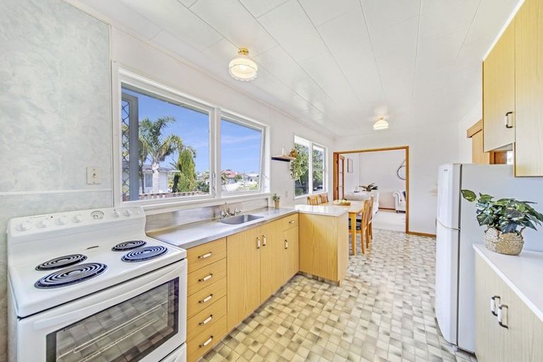 Photo of property in 14 Robert Allan Way, Pakuranga Heights, Auckland, 2010