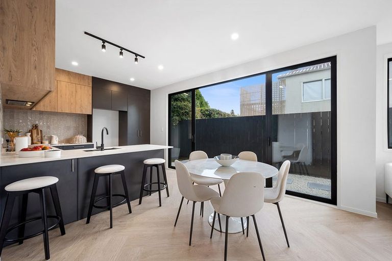 Photo of property in 7/8 Bennett Road, Pakuranga, Auckland, 2010