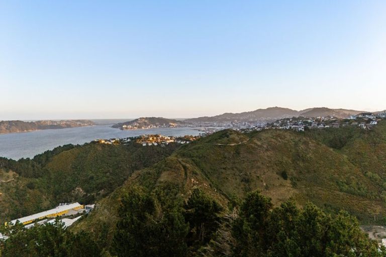 Photo of property in 2 Cessna Way, Newlands, Wellington, 6037