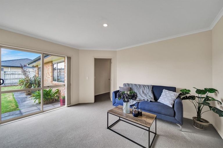 Photo of property in 17 Jules Crescent, Bell Block, New Plymouth, 4312