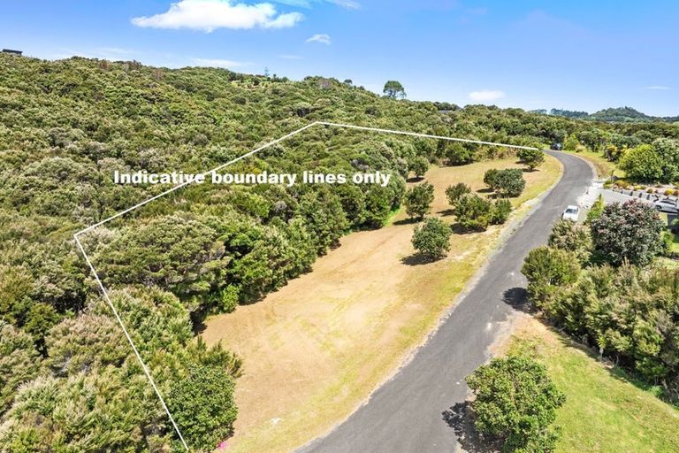 Photo of property in 129 Stratford Drive, Cable Bay, 0420