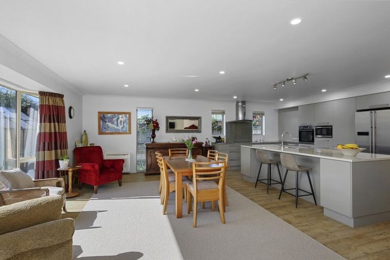 Photo of property in 10 Devon Crescent, Darfield, 7510