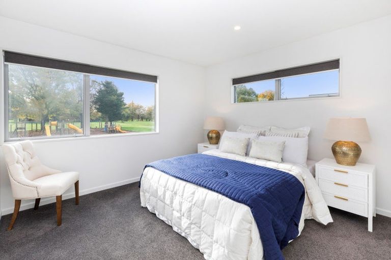 Photo of property in 22 Menin Gate Crescent, Broomfield, Christchurch, 8042