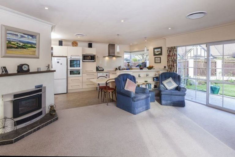 Photo of property in 125 Fendalton Road, Fendalton, Christchurch, 8014