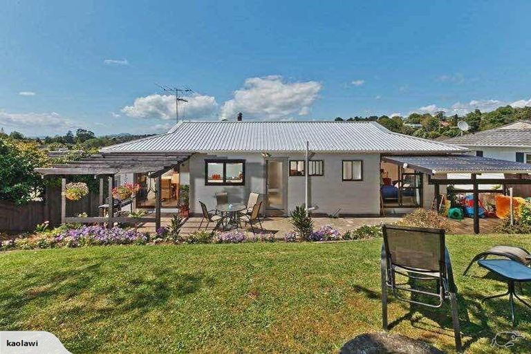 Photo of property in 90 Stapleford Crescent, Browns Bay, Auckland, 0630