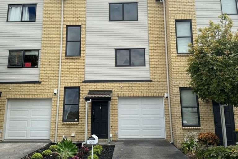 Photo of property in St Claire Village, 209/172 Mcleod Road, Te Atatu South, Auckland, 0610