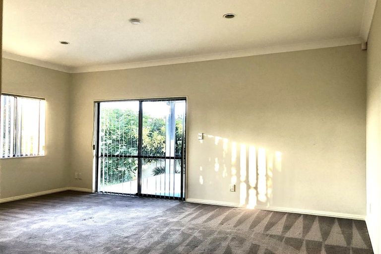 Photo of property in 32 Westerham Drive, Dannemora, Auckland, 2016